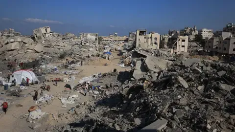 Israeli Armored Vehicles Push into Key Gaza City Residential Area